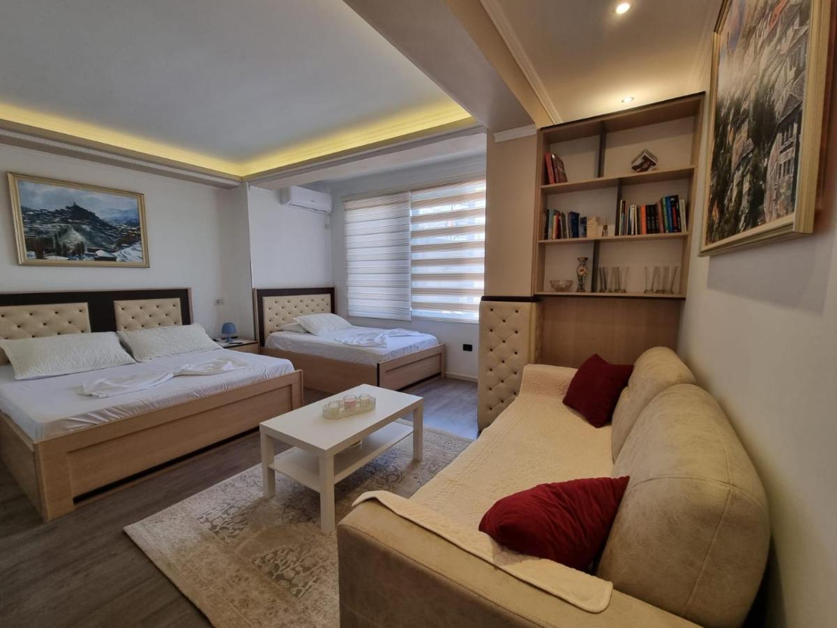 Double17 Apartaments จีโรคาสเตอร์ ภายนอก รูปภาพ