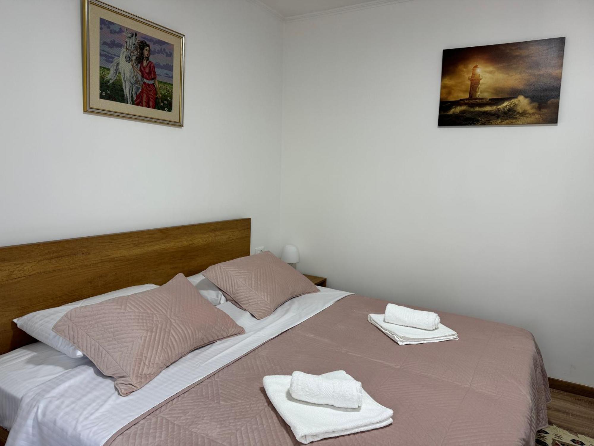 Double17 Apartaments จีโรคาสเตอร์ ภายนอก รูปภาพ